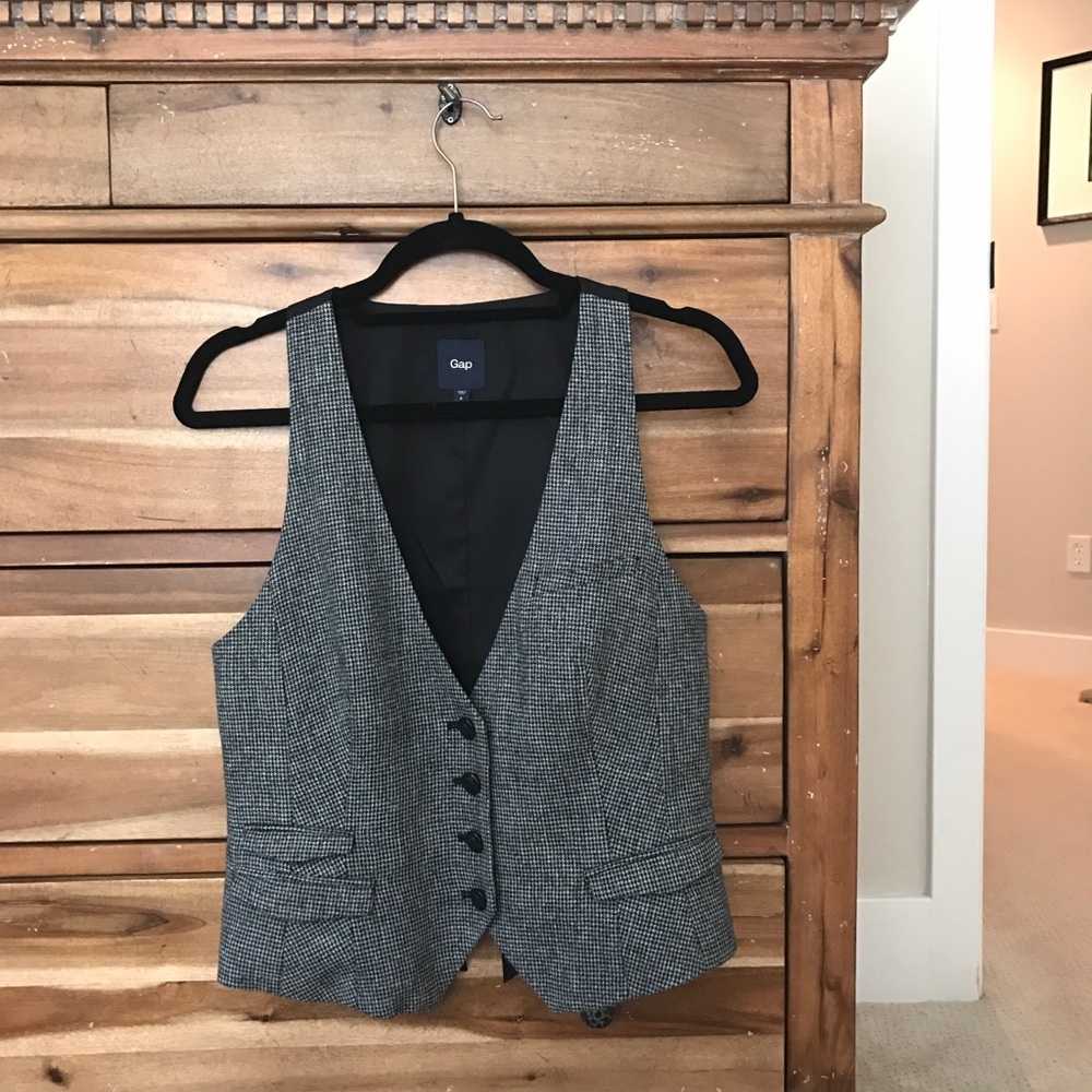 Gap fine houndstooth vest